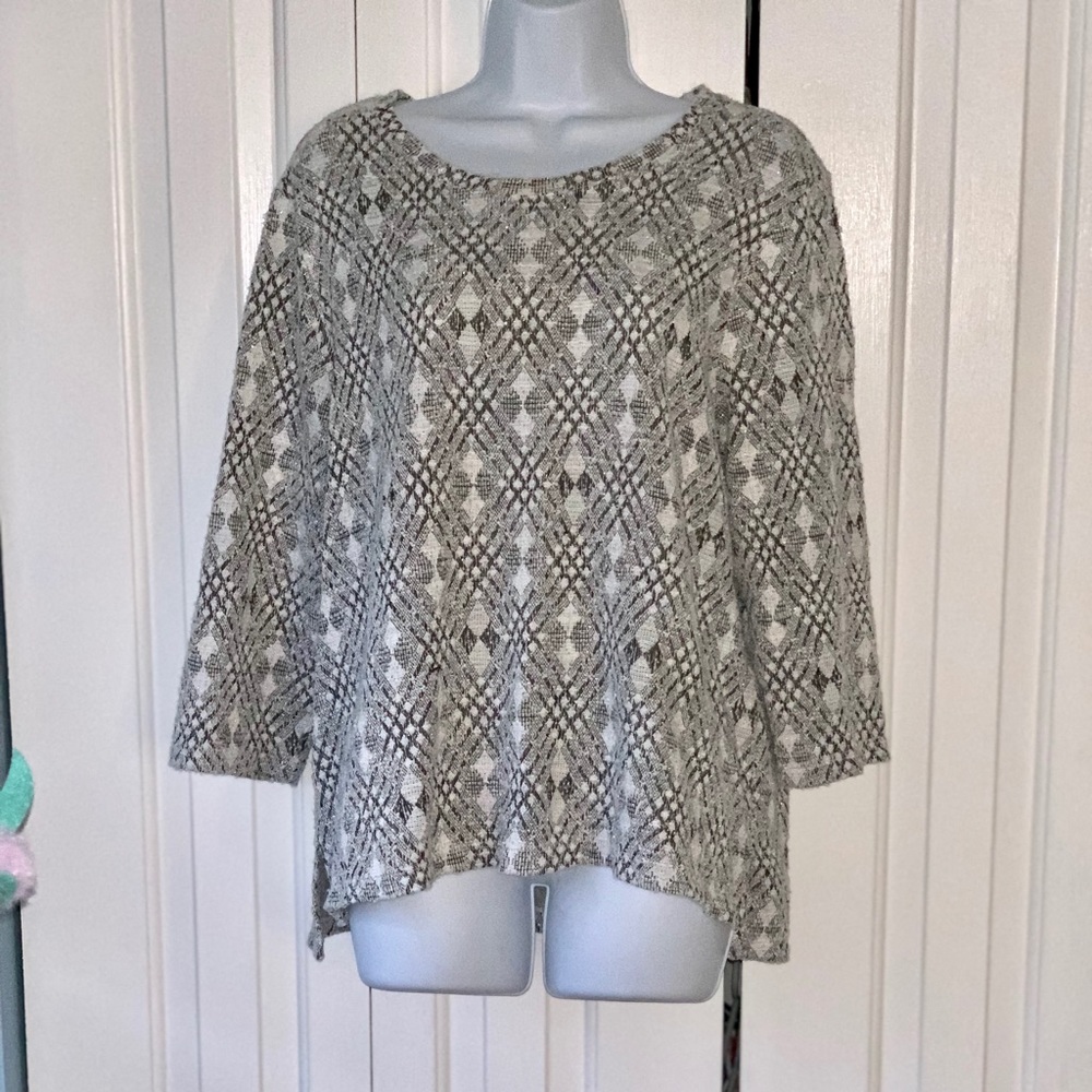 DESIGNED BY CHICO’S SHORT SLEEVE TOP!!!!!